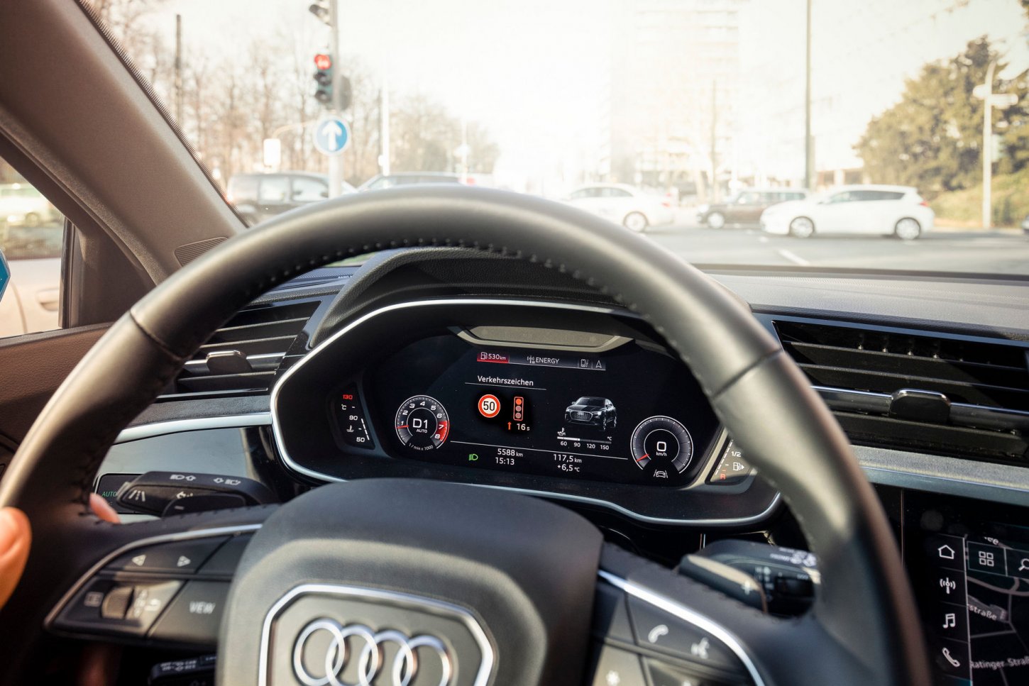 Αναλυτικές πληροφορίες στα νέα Audi για τη λειτουργία των φαναριών. 