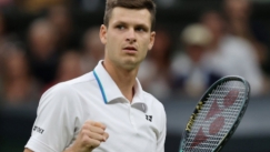 Wimbledon: Απίστευτος Χούρκατς απέκλεισε και τον Φέντερερ (vids)