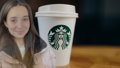 Πήρε καφέ από τα Starbucks και ο barista της είχε γράψει κρυφό μήνυμα στο ποτήρι (vid)
