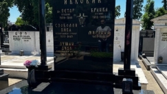 Οπαδοί του Ολυμπιακού επισκέφθηκαν τον τάφο του θρυλικού Ντούντα 