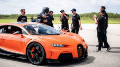 18 ιδιοκτήτες Bugatti έπιασαν 400 χλμ/ώρα! (vid)