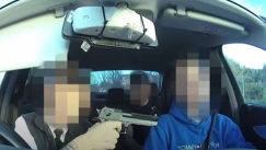Οδηγός ταξί απείλησε με όπλο επιβάτη: Τον «έκαψε» το βίντεο που έγινε viral (vid)
