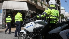 Αδιανόητη καταγγελία στη Λάρισα: «Νταής» χτύπησε γυναίκα οδηγό επειδή του κόρναρε