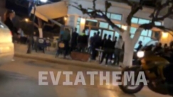Αιματηρό επεισόδιο στην Εύβοια: Θαμώνες πιάστηκαν στα χέρια και βγήκαν μαχαίρια μέσα σε μαγαζί (vid)