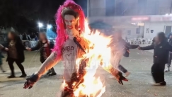 Ομοφοβικό ρεσιτάλ και στην Κέρκυρα: Έκαψαν ομοίωμα του Κασσελάκη σε καρναβάλι μπροστά σε δεκάδες παιδιά