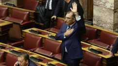 Ο Δημήτρης Καμμένος υπερψήφισε την πρόταση δυσπιστίας και διεγράφη από τους ΑΝΕΛ