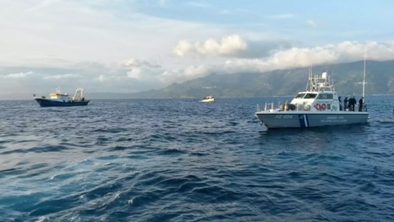 Βυθίζεται πλοίο στο Μυρτώο Πέλαγος: Μεγάλη επιχείρηση διάσωσης (vid)