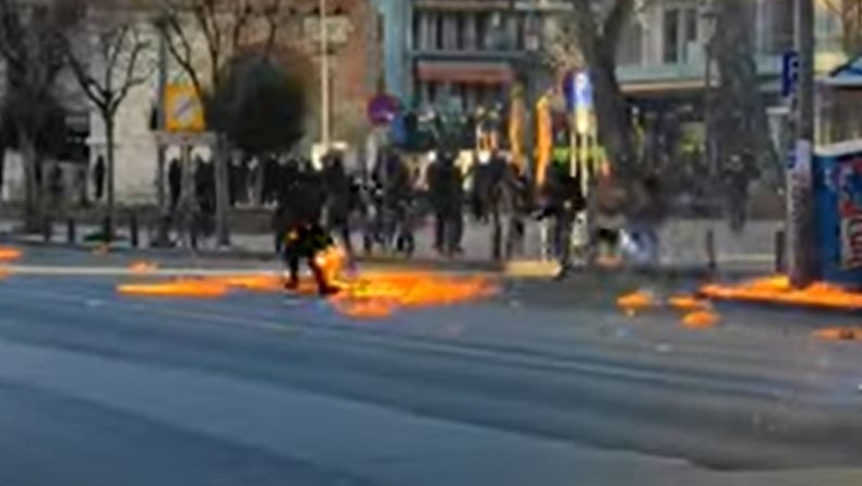 Θεσσαλονίκη: Διαδηλωτής άρπαξε φωτιά στα επεισόδια των αντιεξουσιαστών (vid)