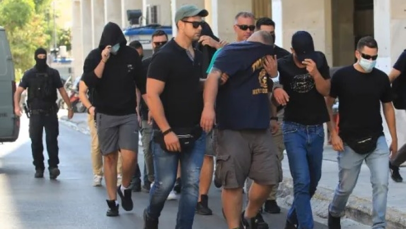 Δολοφονία Μιχάλη Κατσούρη: Αποφυλακίστηκαν άλλοι 16 Κροάτες χούλιγκαν