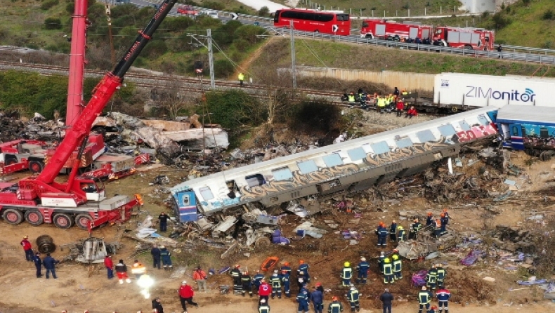 Σταθμάρχης δέχεται απειλές για την τραγωδία των Τεμπών: «Οι μάγκες δεν υπάρχουν πια, τους πάτησε το τρένο» (vid)