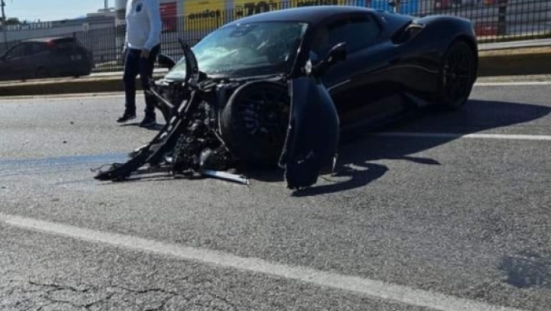 Τρομακτικό τροχαίο στον Κηφισό: Κομμένη στη μέση μια Maserati MC20