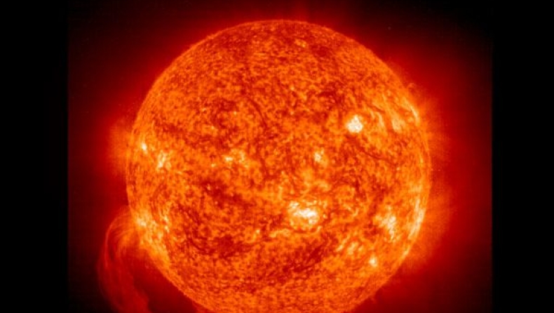 Σβήνει ο Ηλιος; Εντυπωσιακές οι λήψεις από τη ΝASA (pics)