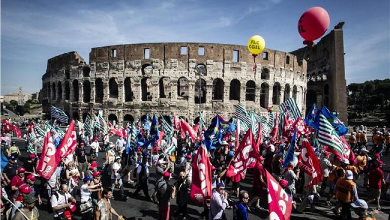 Πάνω από 100.000 πολίτες συμμετείχαν σε κινητοποίηση για την ανεργία στη Ρώμη