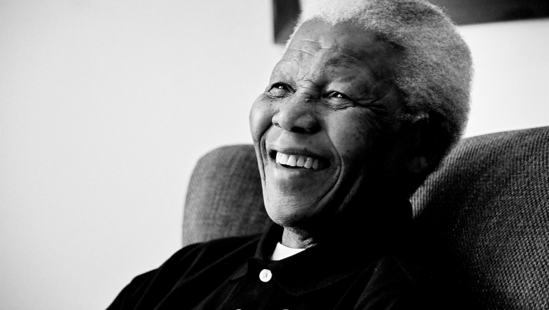 «Έφυγε» ο Νέλσον Μαντέλα! (pics & vid)