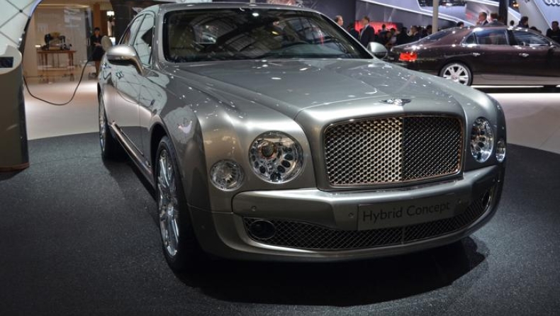 Η Bentley κοιτάζει την οικονομία με την Hybrid Concept