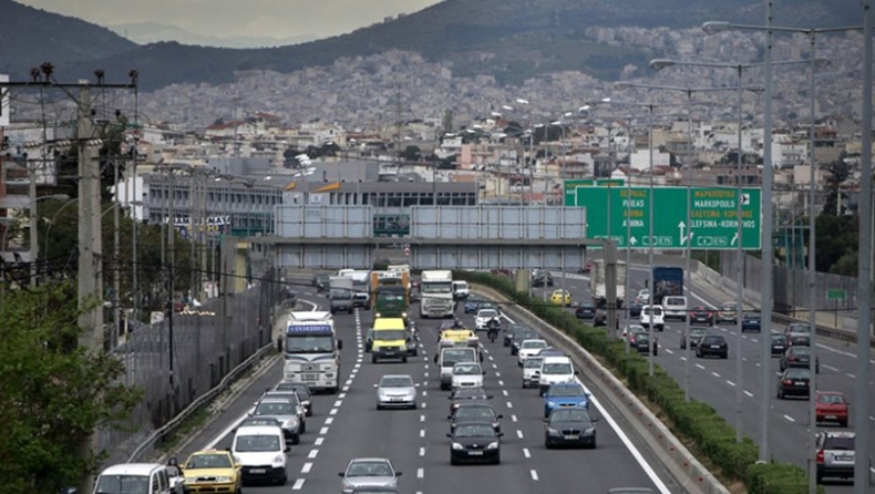 Φεύγουν και οι τελευταίοι από την Αθήνα