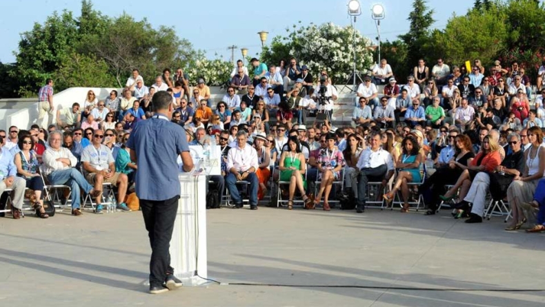 Θεοδωράκης: Ανασυγκρότηση της Ελλάδας