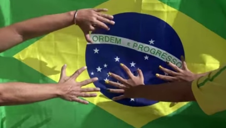 H εξαδάκτυλη οικογένεια και το... 6ο της Βραζιλίας! (vid)