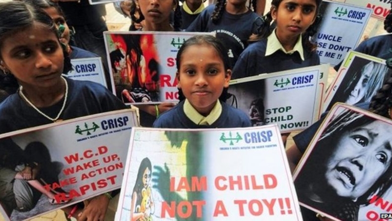 Νέα φρίκη στην Ινδία: Γυμναστές βίασαν 6χρονη μέσα σε σχολείο