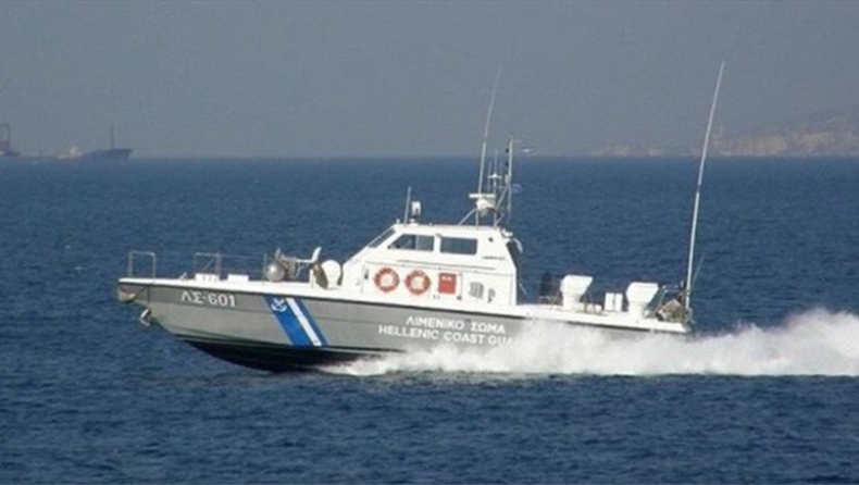 Ακυβέρνητο σκάφος με 65 λαθρομετανάστες ανοιχτά της Κεφαλονιάς