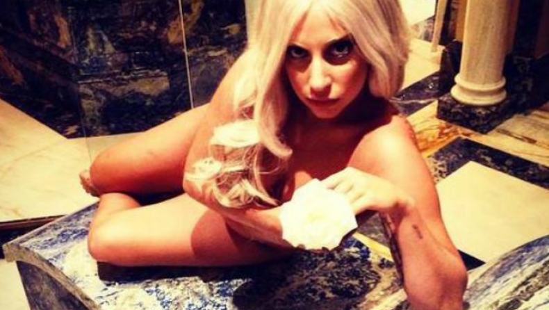 Χαμός για τη Lady Gaga, βγήκε... βασίλισσα (pics & vid)