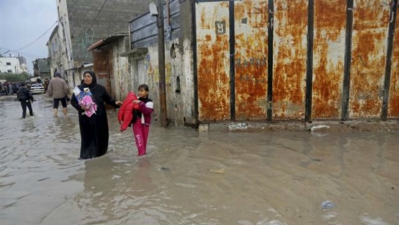 Κατάσταση εκτάκτου ανάγκης για τις πλημμύρες που σαρώνουν τη Γάζα