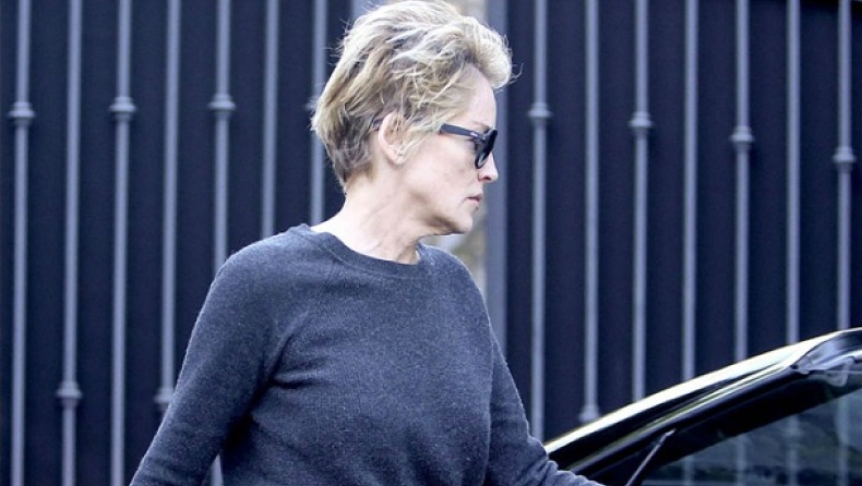 Sharon Stone: Βόλτα χωρίς ίχνος μακιγιάζ (pics)
