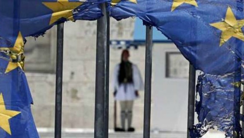 Telegraph: Η Ελλάδα πρέπει να φύγει από το ευρώ για εννέα βασικούς λόγους (pics)
