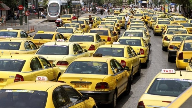 Bloomberg: Ο Έλληνας οδηγός ταξί που ψηφίζει ΚΚΕ και «βλέπει» νίκη ΣΥΡΙΖΑ (vid)
