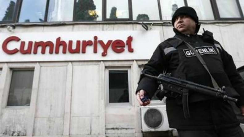 Εισβολή της τουρκικής αστυνομίας σε εφημερίδα με ένθετο το Charlie Hebdo
