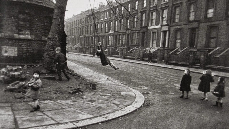 Λονδίνο τη δεκαετία του '50: Ο κόσμος των πλούσιων και των φτωχών (pics)