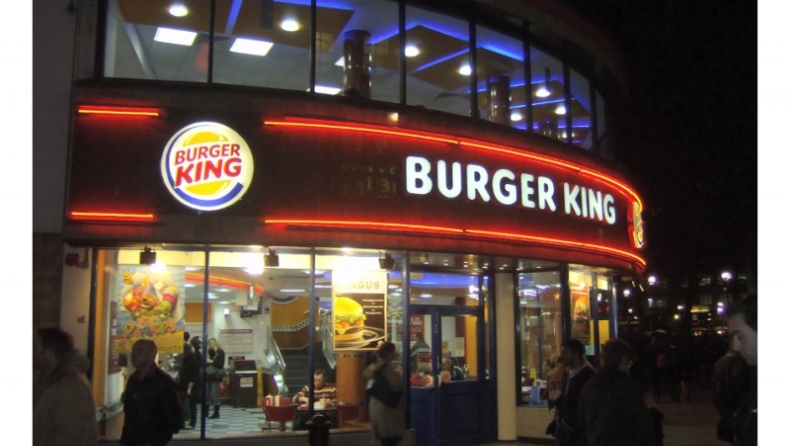 Η ανάπτυξη… περνάει από το στομάχι – Έρχεται στην Ελλάδα ο «Βασιλιάς» των Burger