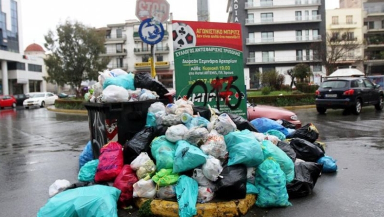 «Πόλεμος» για τα σκουπίδια της Τρίπολης