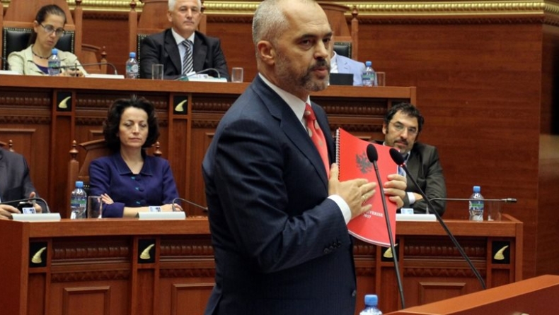 Aλβανία: Δύο βουλευτές συνελήφθησαν για ψευδείς καταθέσεις