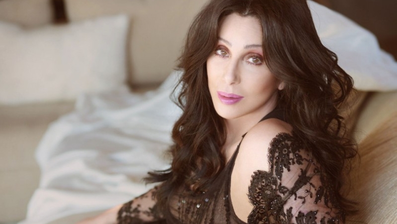 Αγωνία και συγκίνηση για την Cher που αργοπεθαίνει (pic)