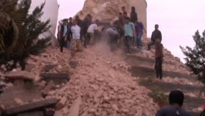 Συγκλονιστικά βίντεο από τον σεισμό στο Νεπάλ (vids)