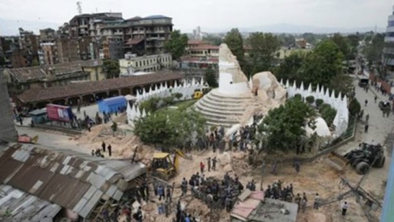 Ολοσχερής η καταστροφή του ιστορικού κέντρου του Κατμαντού