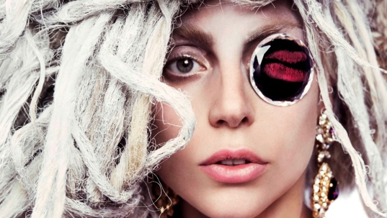 «Μάχη» για το νυφικό της Lady Gaga