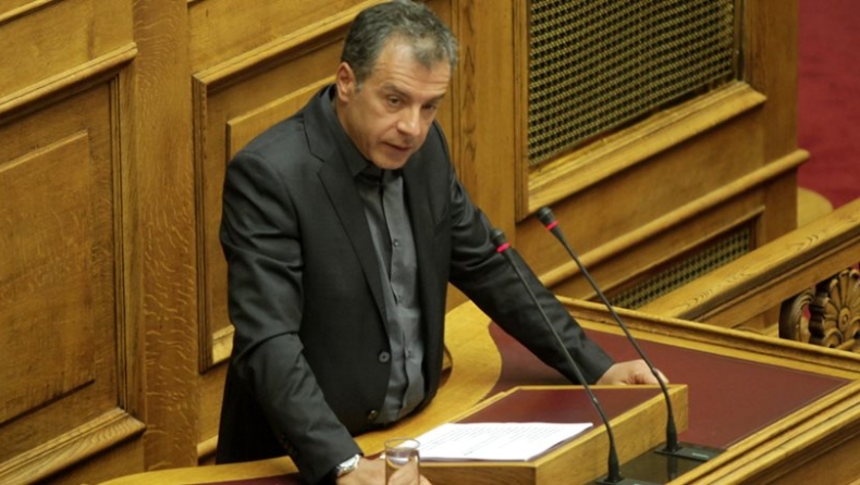 Θεοδωράκης προς ΣΥΡΙΖΑ: Είστε κομματικοί υπάλληλοι! (pics)