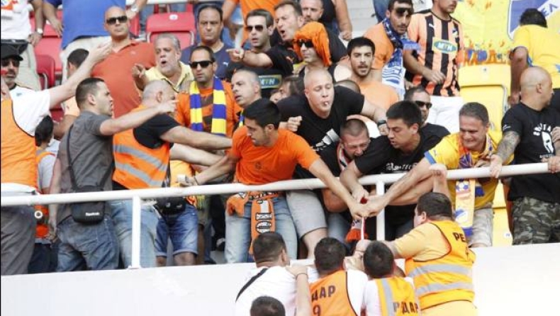 Ένταση στο ματς του ΑΠΟΕΛ στα Σκόπια (pics)