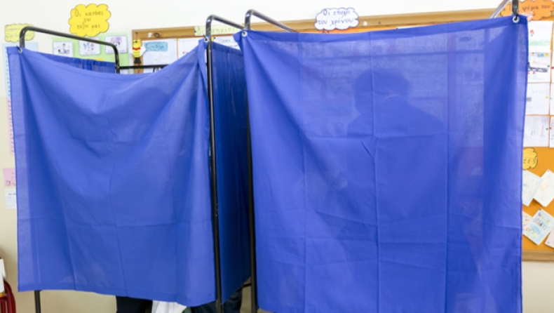 Με μια ώρα καθυστέρηση άνοιξε εκλογικό τμήμα στη Ναυπακτία