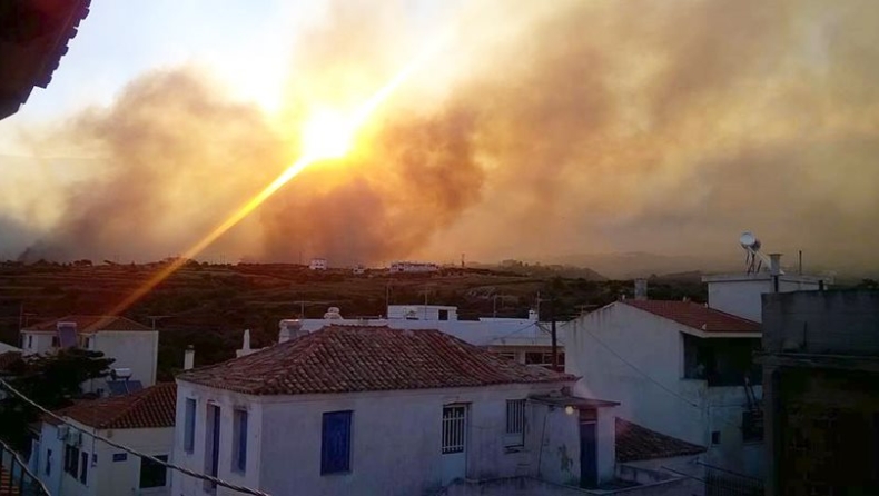 Wildfire threatens inhabited areas near Neapolis