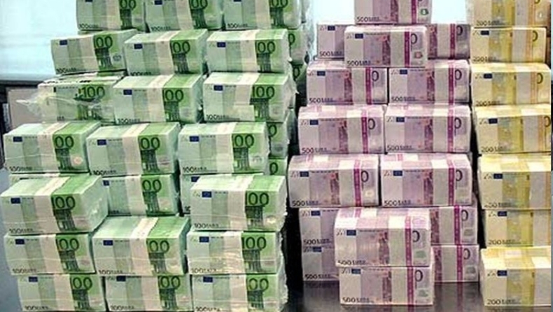 48 δισ. ευρώ έκαναν φτερά από τις ελληνικές τράπεζες μέσα σε 8 μήνες