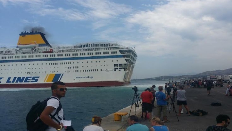 Ακόμα 2.163 πρόσφυγες φέρνει στον Πειραιά το Ελευθέριος Βενιζέλος