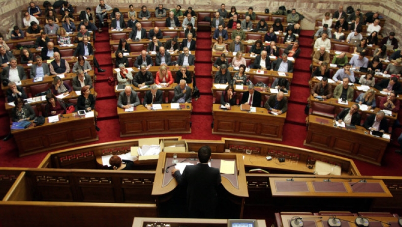 Στην αντεπίθεση 50 βουλευτές του ΣΥΡΙΖΑ στηρίζουν Τσίπρα