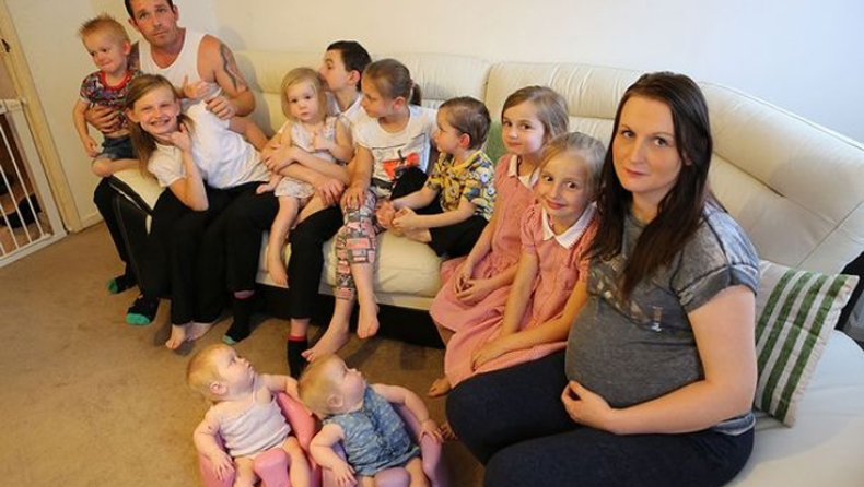 Βρετανίδα με 12 παιδιά ζει με επιδόματα 54.000 ευρώ