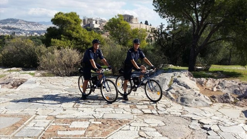 Περιπολίες αστυνομικών με ηλεκτροκίνητα ποδήλατα