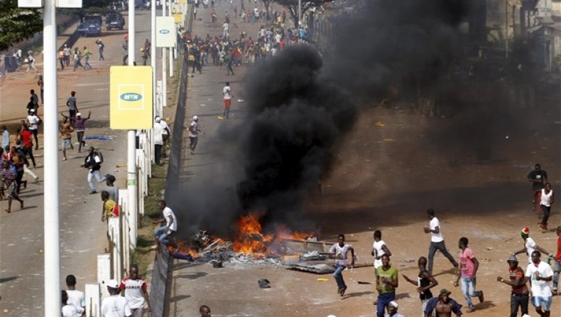 Τουλάχιστον 15 τραυματίες σε προεκλογικά επεισόδια στη Γουϊνέα (pic)
