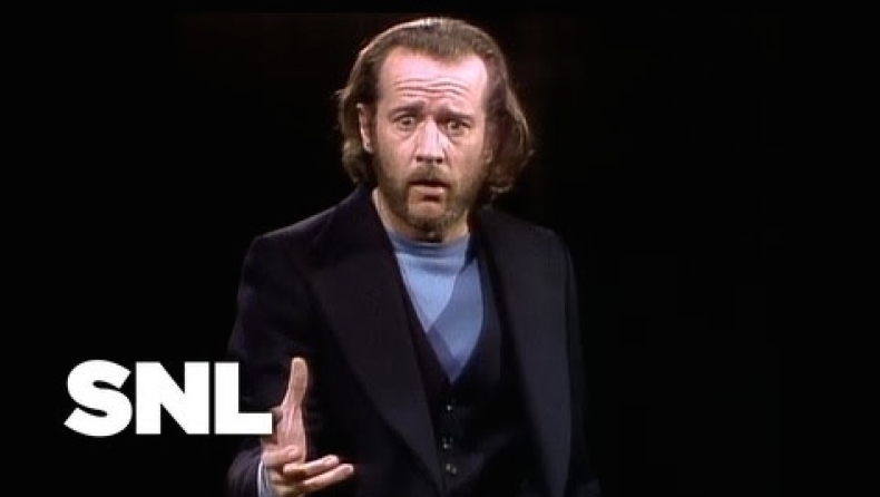 Όταν ο George Carlin παρουσίασε το 1ο Saturday Night Live!