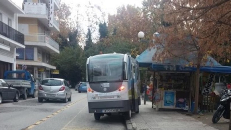 «Λοξοδρόμησε» το λεωφορείο χωρίς οδηγό στα Τρίκαλα (pics)